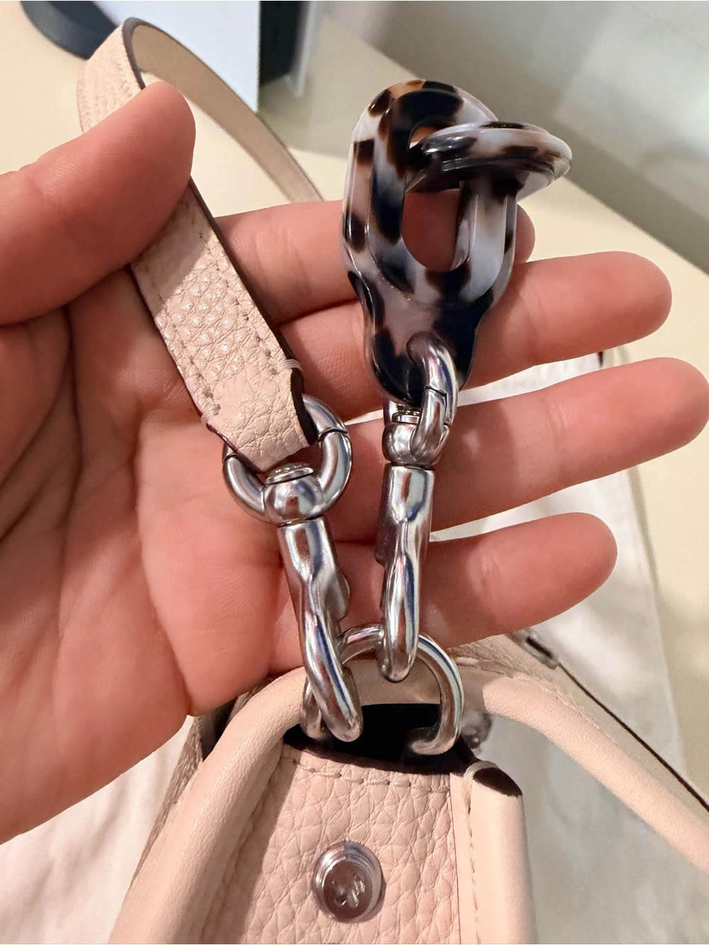 Coach mini wavy dinky Cream Pebble Leather Shoulder Bag with Tortoiseshell Link - Picture 14 of 15
